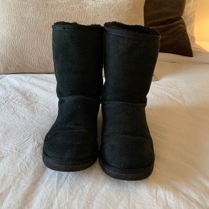 SHORT UGG BOOTS